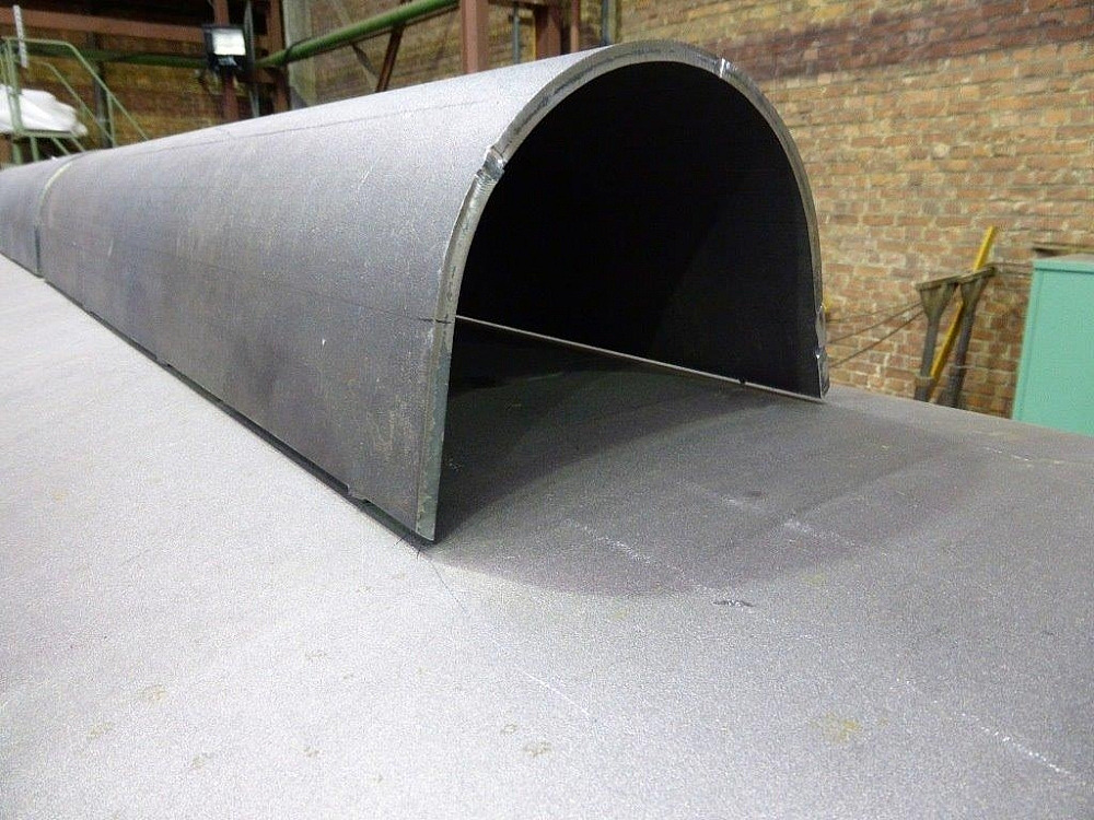 Steel piece with bending segments
