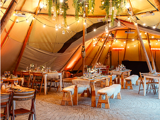 Winterse nieuwjaarsborrel in de tipitent van Warredal