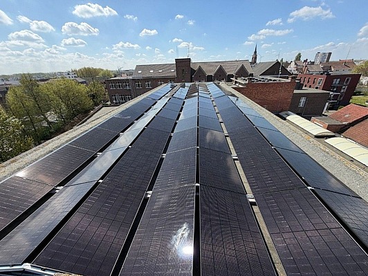 Energreen Pro installatiepartner in vernieuwde VEB-raamovereenkomst zonnepanelen en batterijen