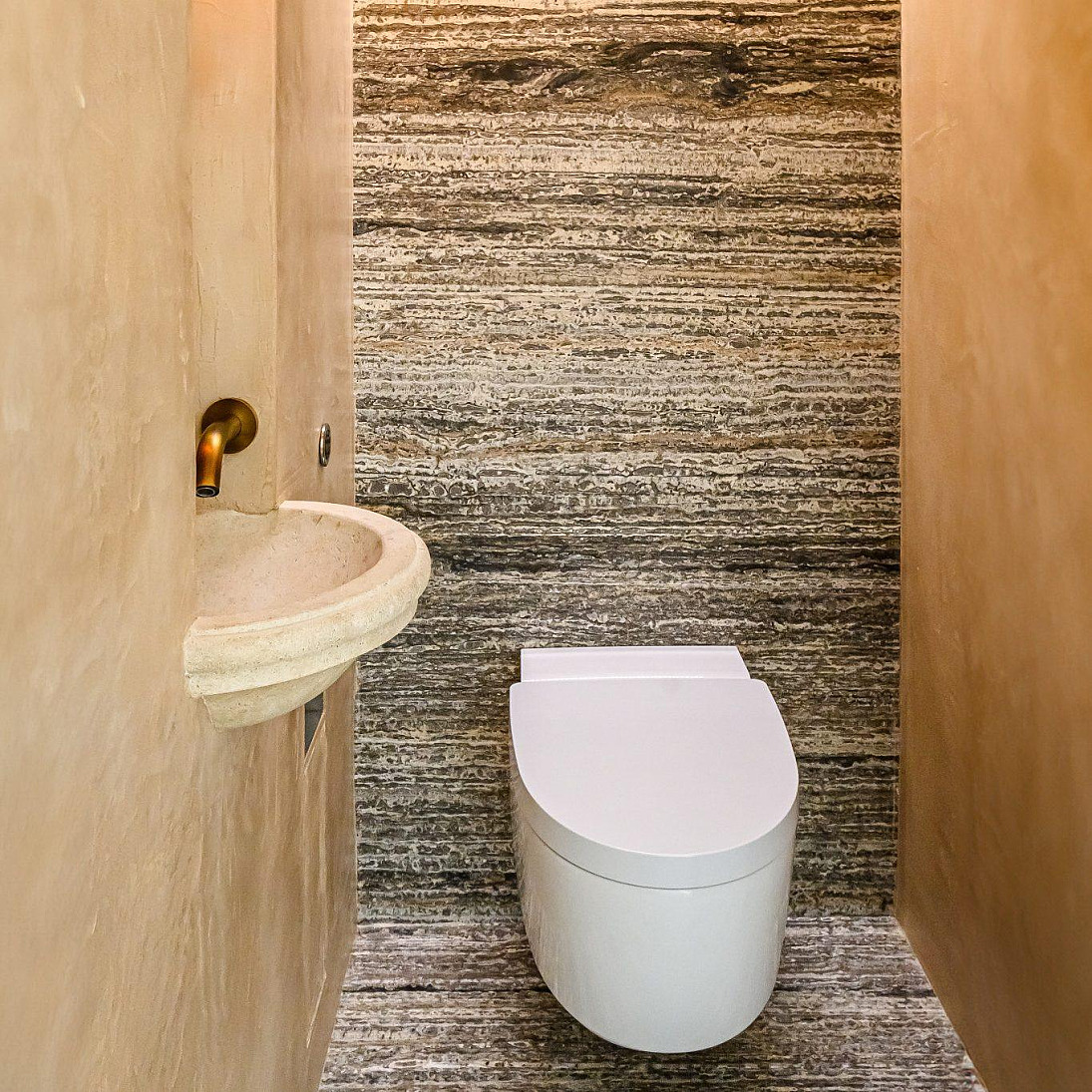 Japans toilet 0593 square