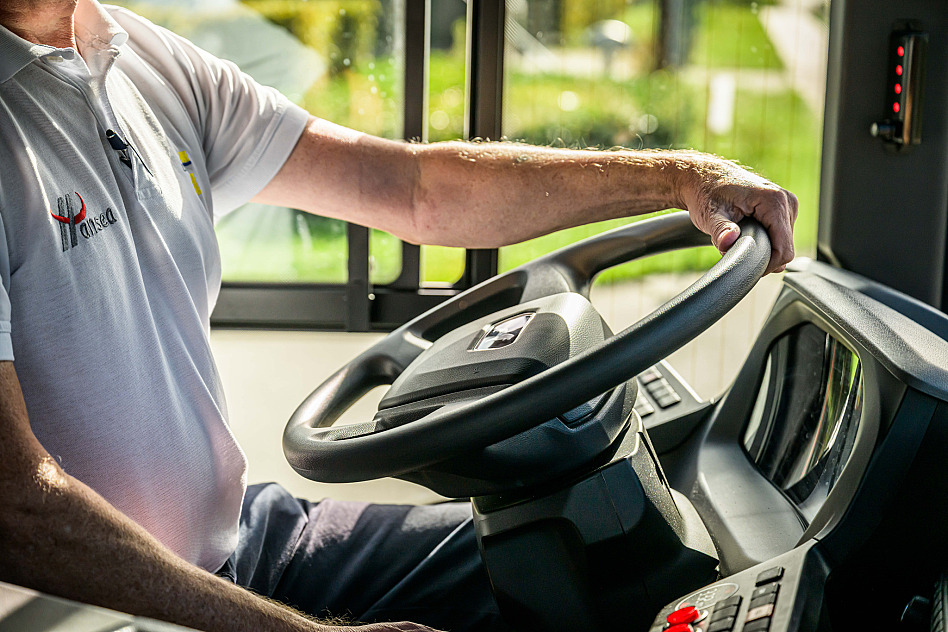 HANSEA CHAUFFEURS 69 1