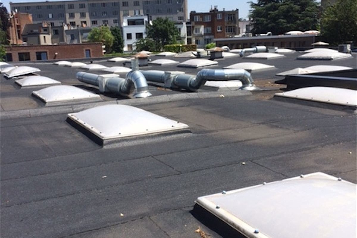 Roofing (bitumen) dakbedekking in Antwerpen voor Hoofdkantoor Zorgbedrijf Antwerpen