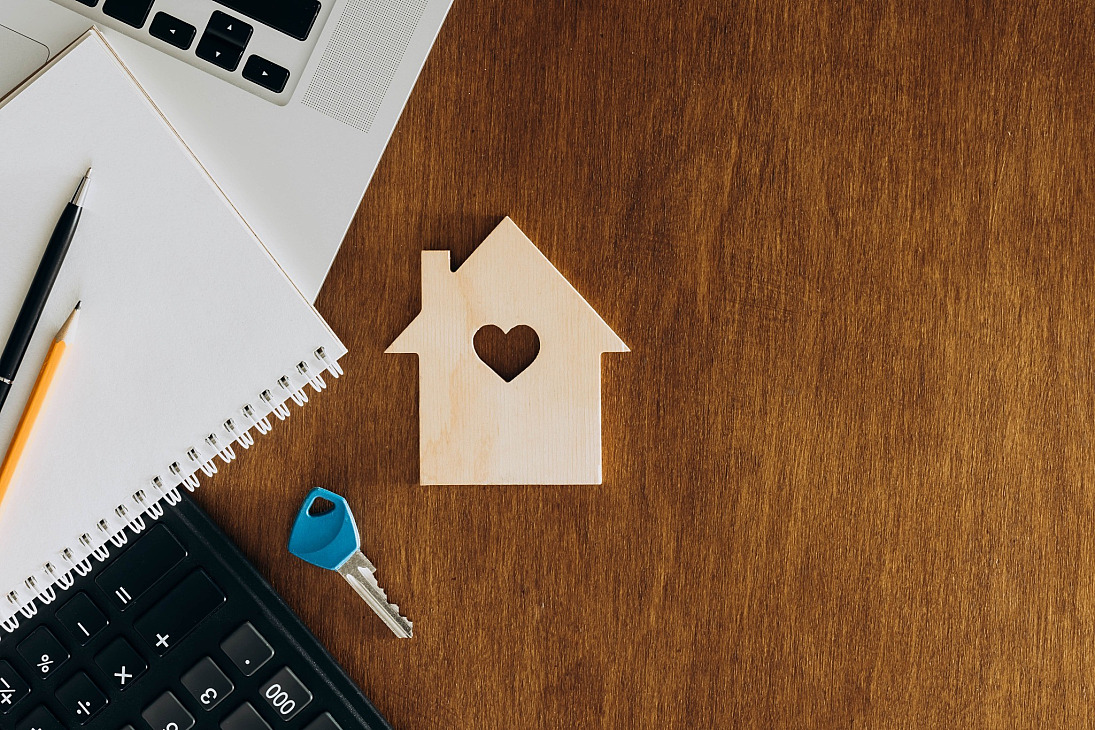 Shutterstock 2442046637